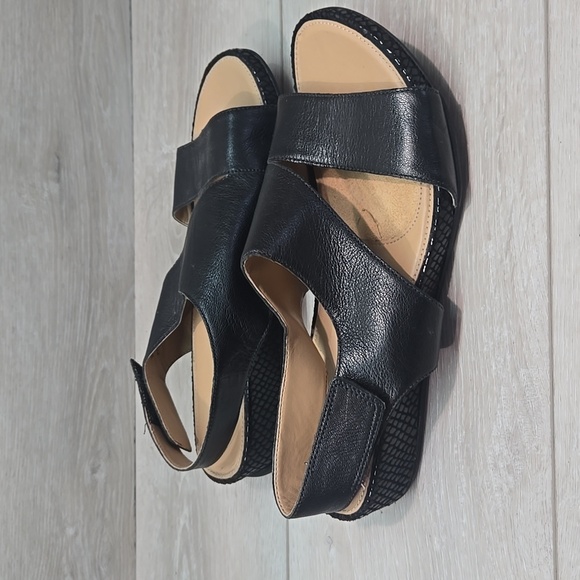 Naturalizer Women Yessica N5 Contour Black Leather Sandals Wedge Shoes Sz 8M - Picture 2 of 12